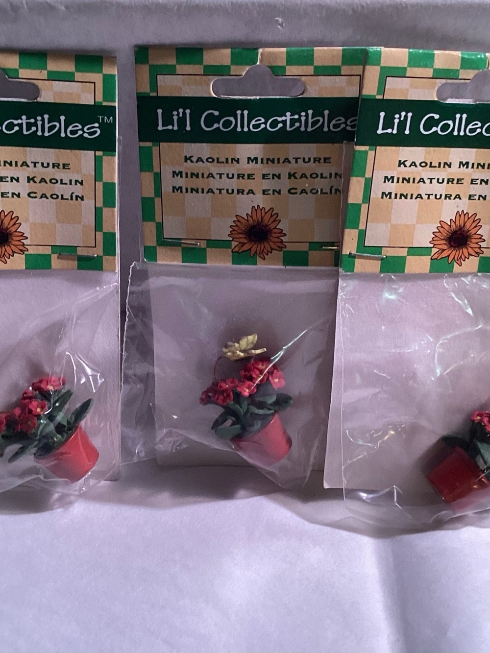 Three Li’l Collectible Kaolin Miniature Flowers